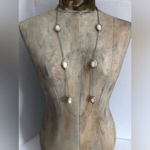 Vtg Silver Chain and Cream Accents Necklace